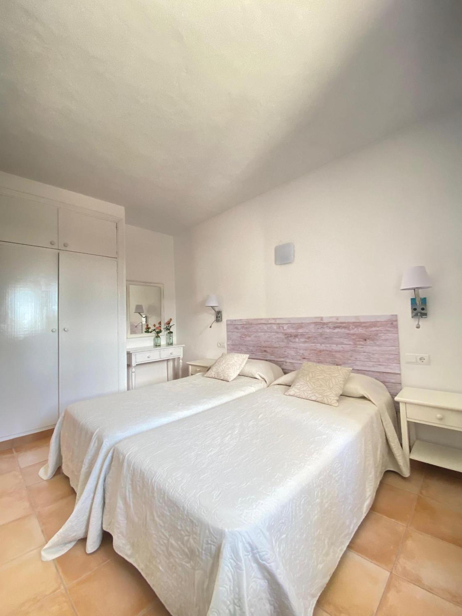Apartamentos Ferrer Es Figueral Exterior photo